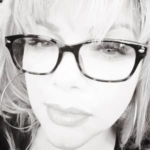 Meet your Posher, Annette hernandez